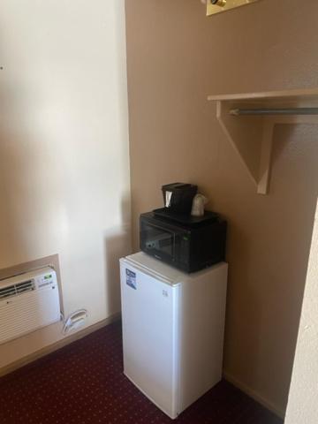 Inn- No Service Fees 2*