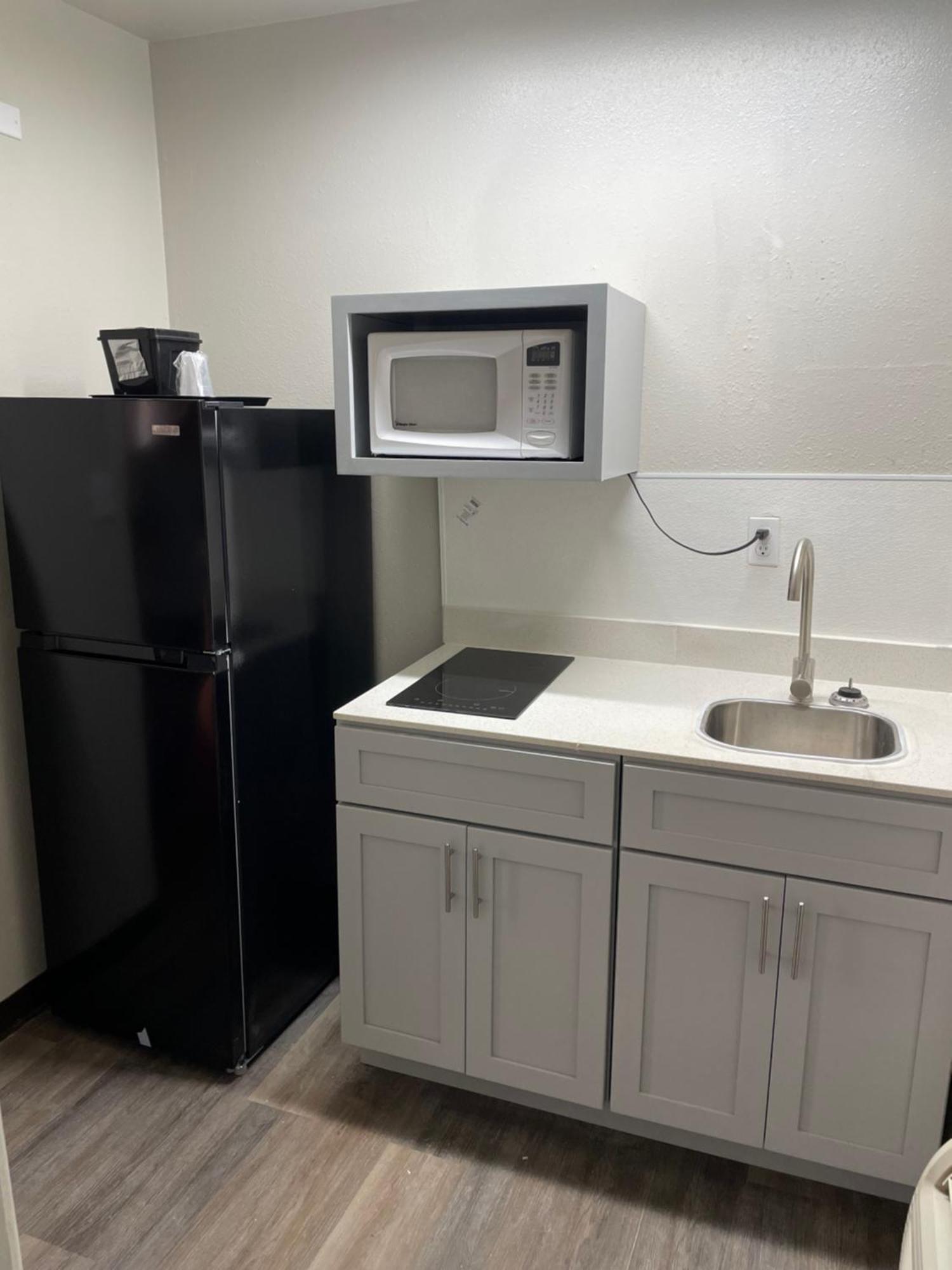 Hotel Inn- No Service Fees 2*