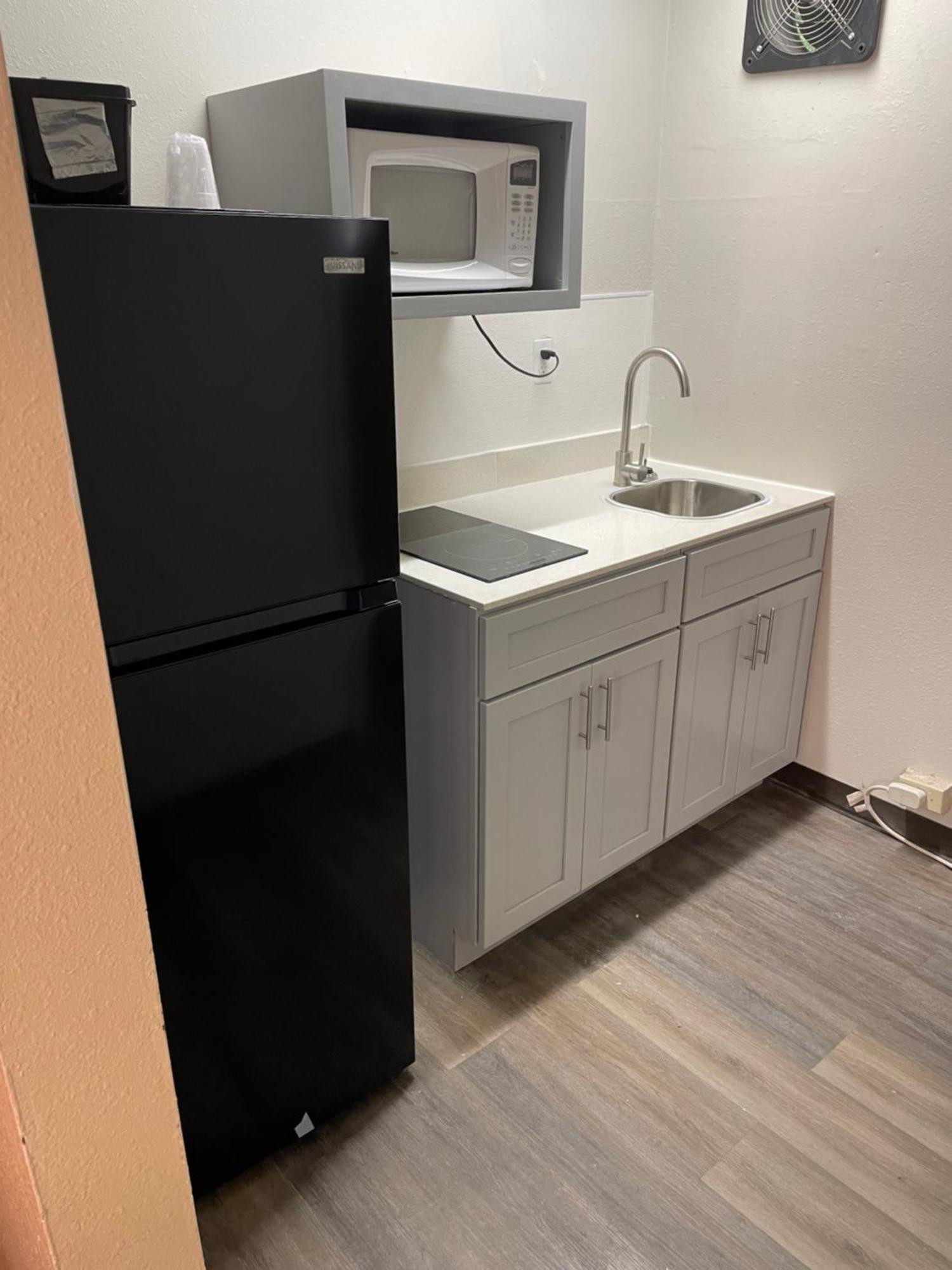 Inn- No Service Fees Hotel Artesia